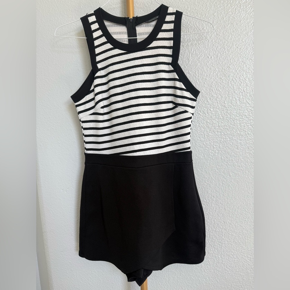 Black and White Striped Sleeveless Romper size Medium